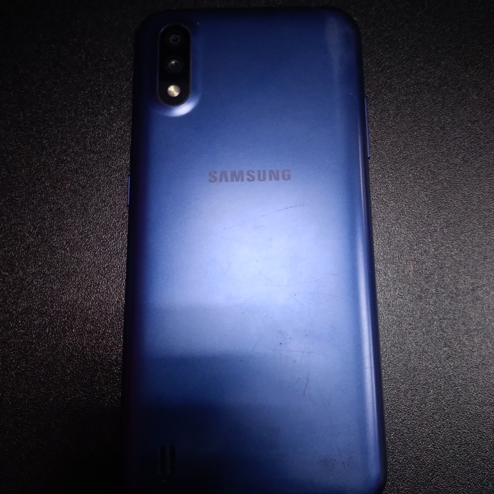 Смартфон Samsung A01 2020 2/16 синий