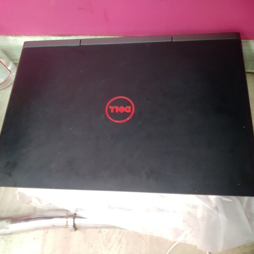 Ноутбук Dell i5-6300\8\hhd1tb\gtx960m