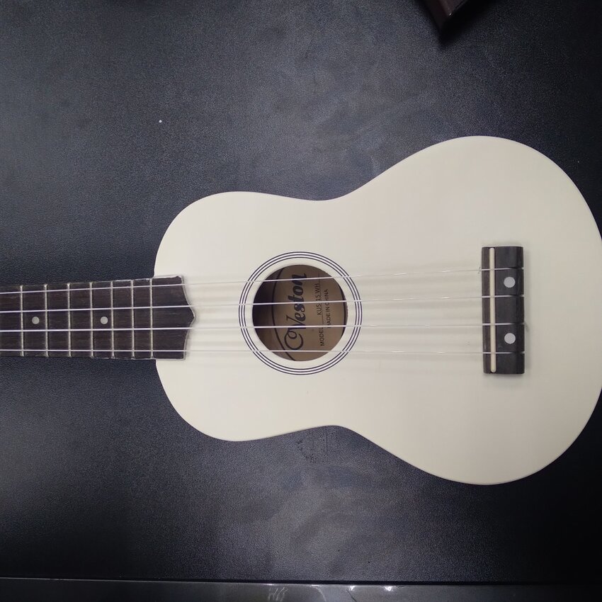 Гитара укулеле